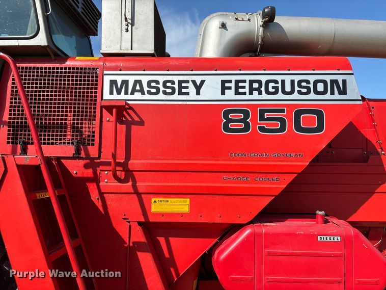 image for item FC1875 1983 Massey Ferguson 850 combine