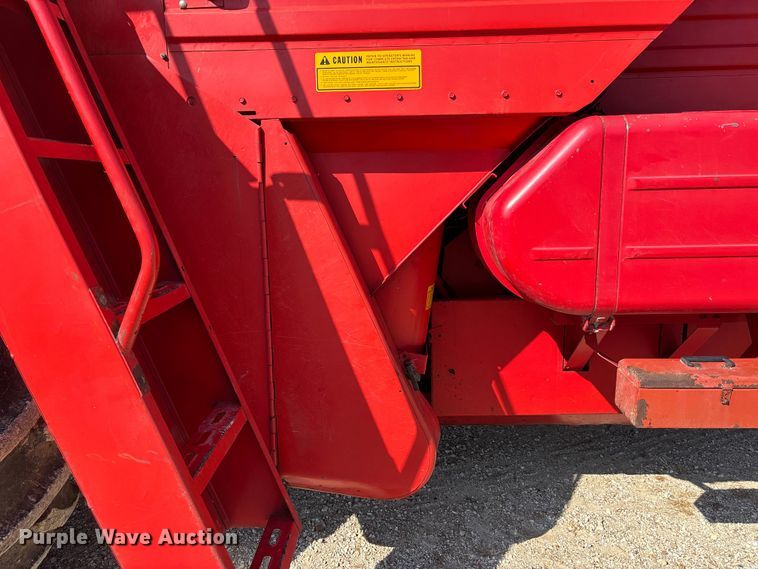 image for item FC1875 1983 Massey Ferguson 850 combine