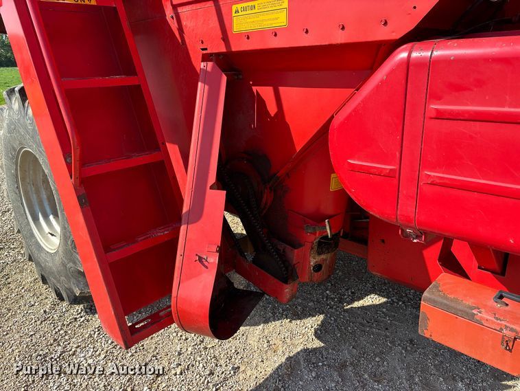 image for item FC1875 1983 Massey Ferguson 850 combine