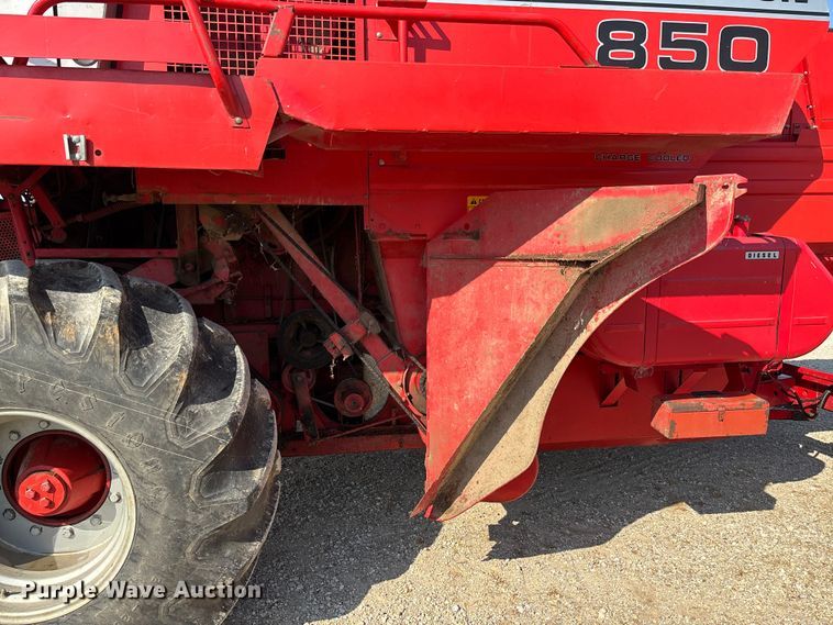 image for item FC1875 1983 Massey Ferguson 850 combine