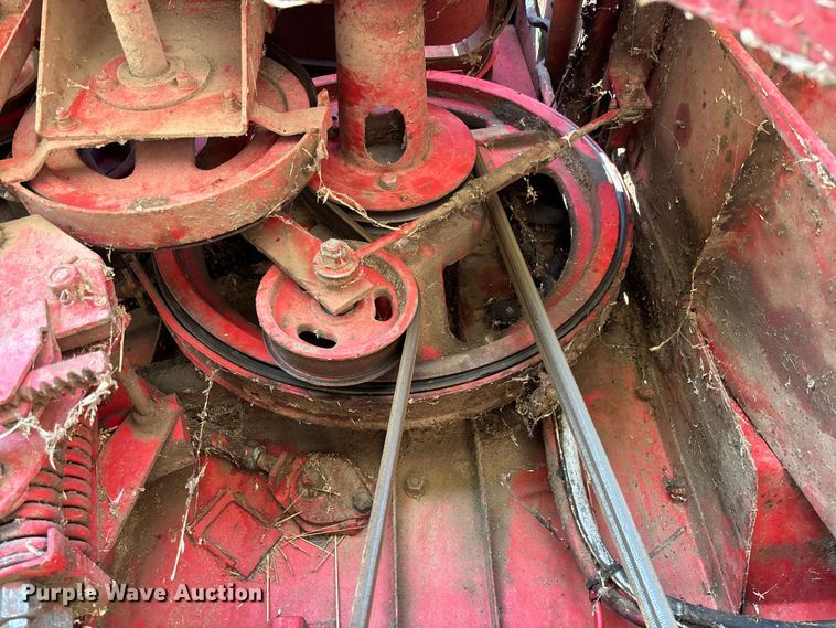 image for item FC1875 1983 Massey Ferguson 850 combine