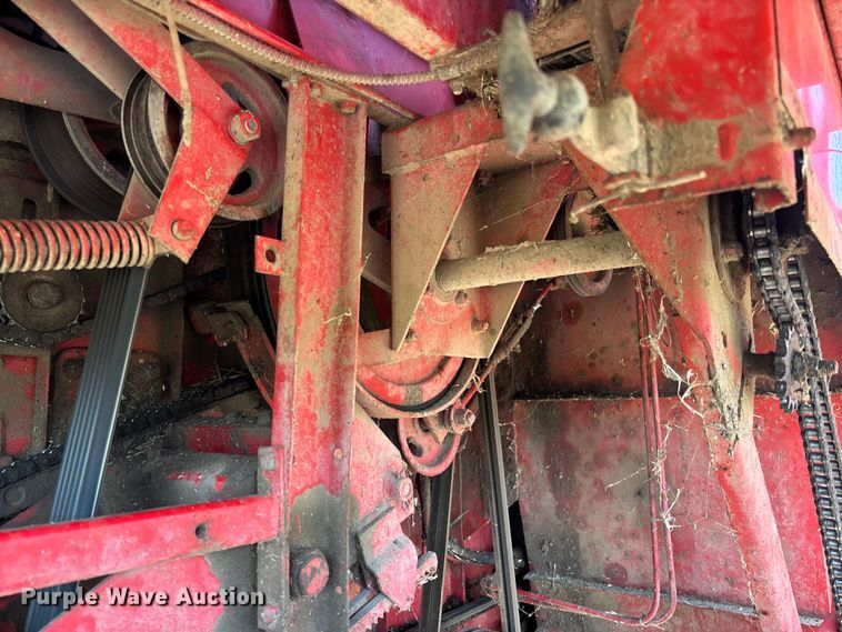 image for item FC1875 1983 Massey Ferguson 850 combine