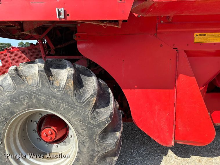 image for item FC1875 1983 Massey Ferguson 850 combine