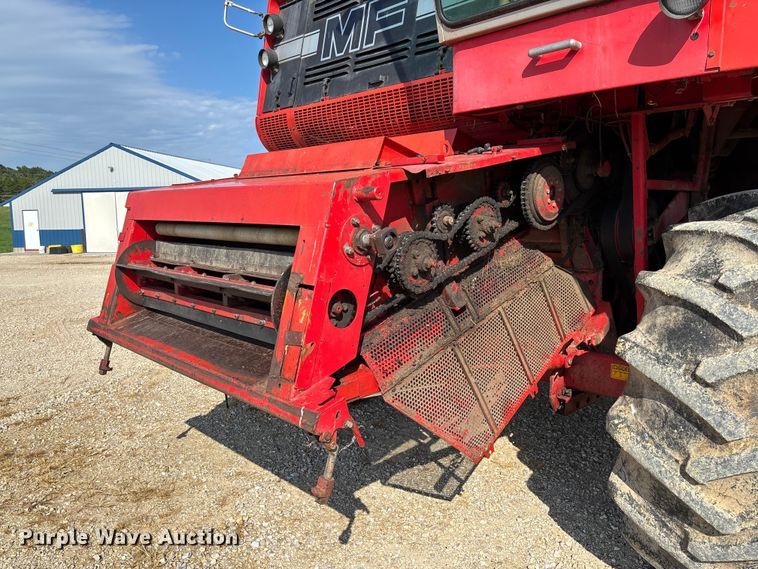 image for item FC1875 1983 Massey Ferguson 850 combine