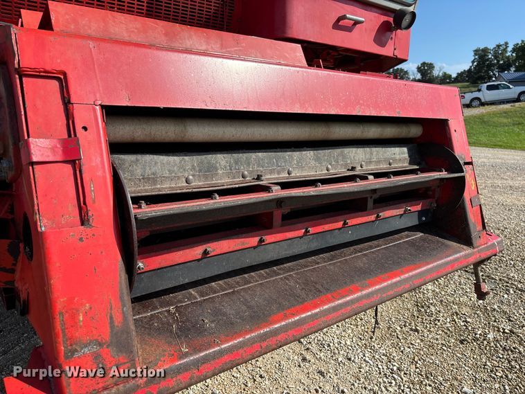 image for item FC1875 1983 Massey Ferguson 850 combine