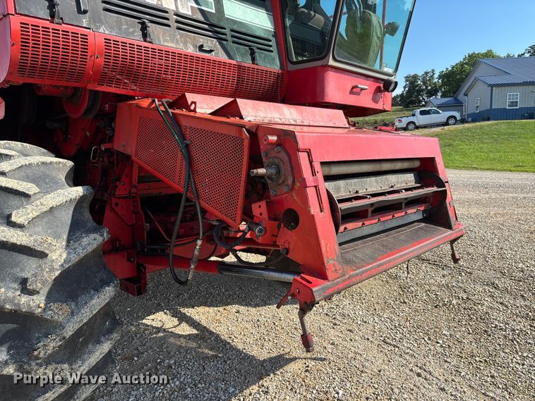 image for item FC1875 1983 Massey Ferguson 850 combine