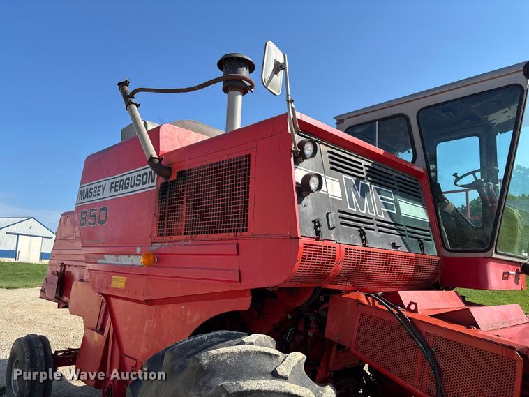 image for item FC1875 1983 Massey Ferguson 850 combine
