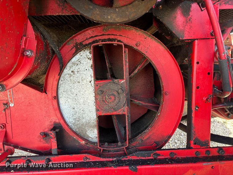 image for item FC1875 1983 Massey Ferguson 850 combine