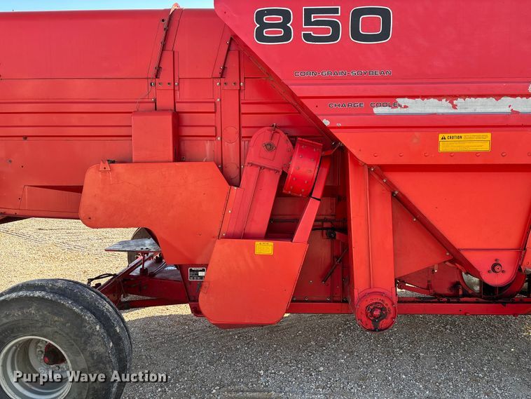 image for item FC1875 1983 Massey Ferguson 850 combine