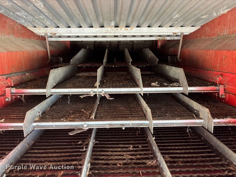 image for item FC1875 1983 Massey Ferguson 850 combine