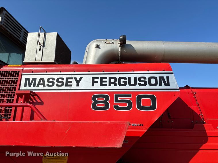 image for item FC1875 1983 Massey Ferguson 850 combine