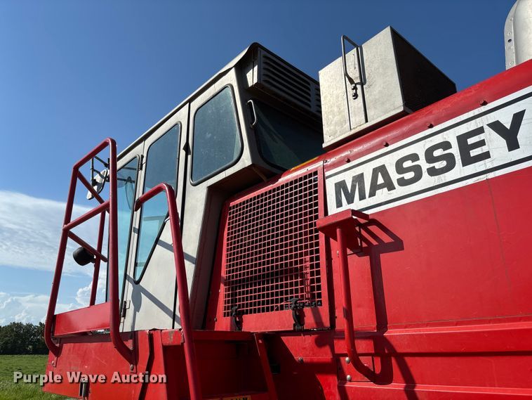 image for item FC1875 1983 Massey Ferguson 850 combine