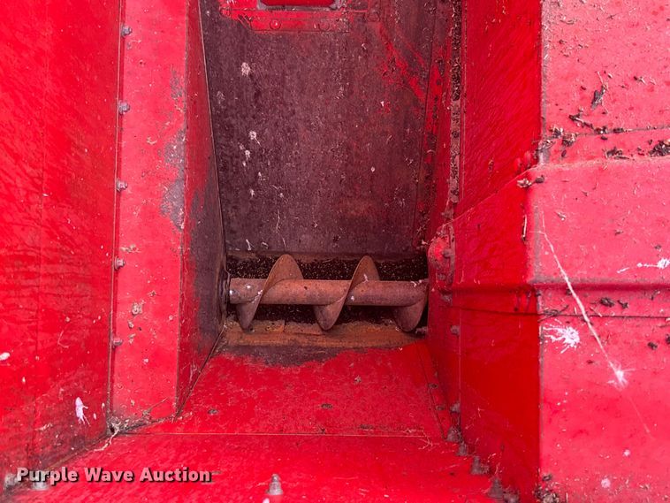 image for item FC1875 1983 Massey Ferguson 850 combine