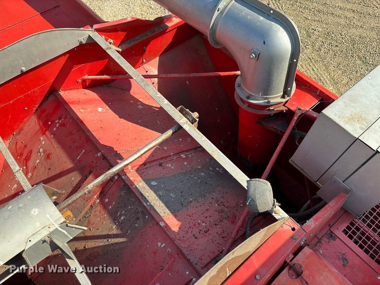 image for item FC1875 1983 Massey Ferguson 850 combine