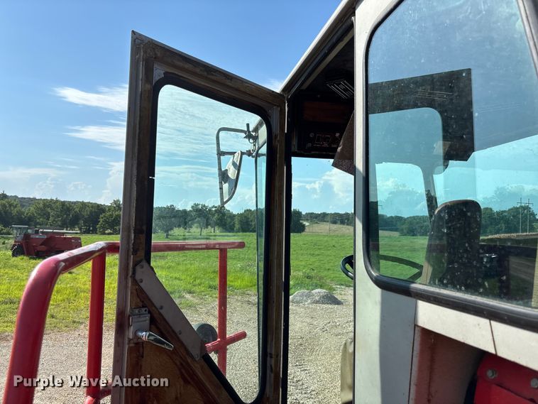 image for item FC1875 1983 Massey Ferguson 850 combine