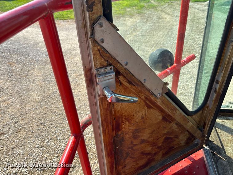 image for item FC1875 1983 Massey Ferguson 850 combine