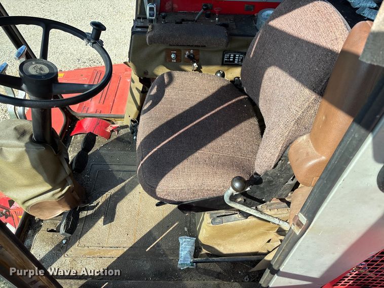 image for item FC1875 1983 Massey Ferguson 850 combine