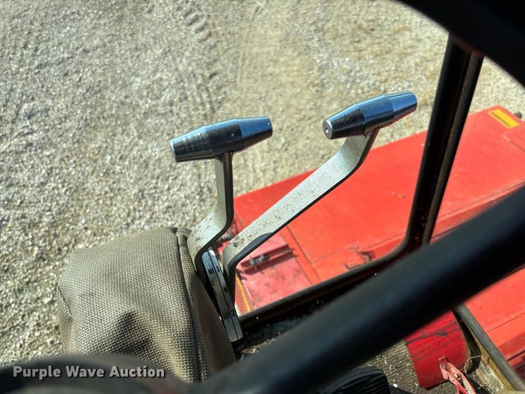 image for item FC1875 1983 Massey Ferguson 850 combine