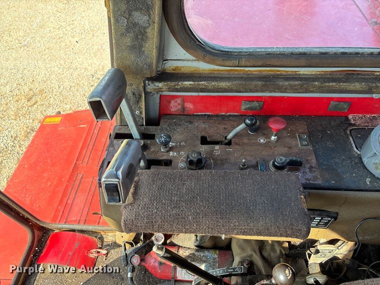 image for item FC1875 1983 Massey Ferguson 850 combine