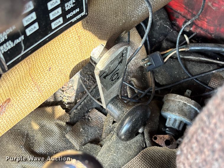 image for item FC1875 1983 Massey Ferguson 850 combine