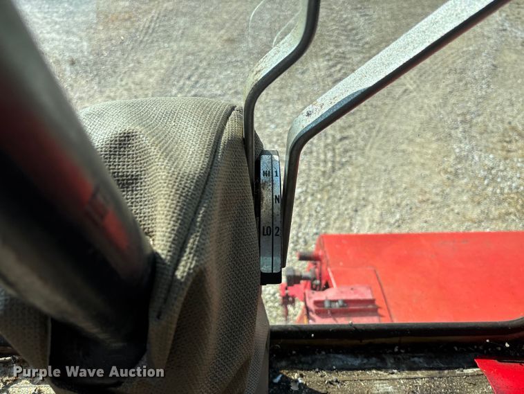 image for item FC1875 1983 Massey Ferguson 850 combine
