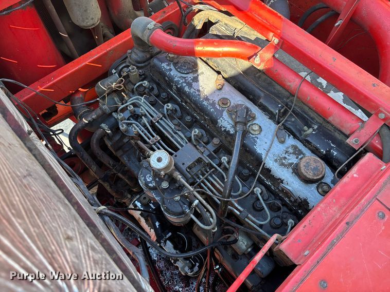 image for item FC1875 1983 Massey Ferguson 850 combine