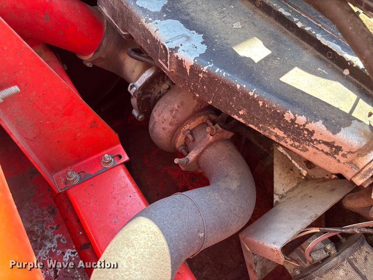 image for item FC1875 1983 Massey Ferguson 850 combine