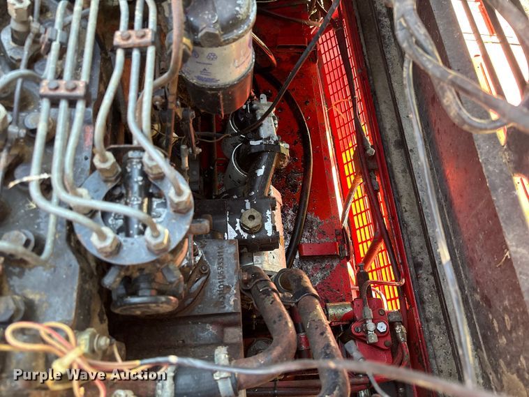image for item FC1875 1983 Massey Ferguson 850 combine
