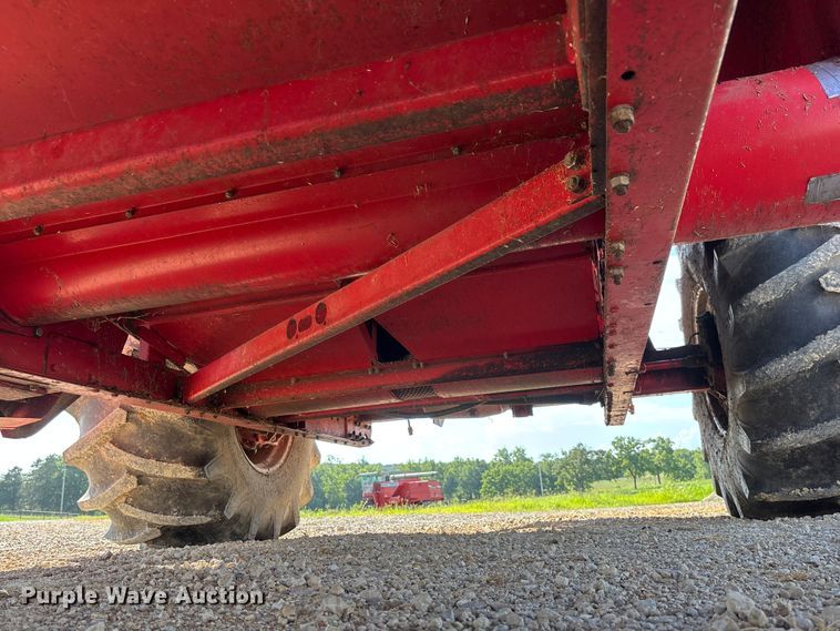 image for item FC1875 1983 Massey Ferguson 850 combine
