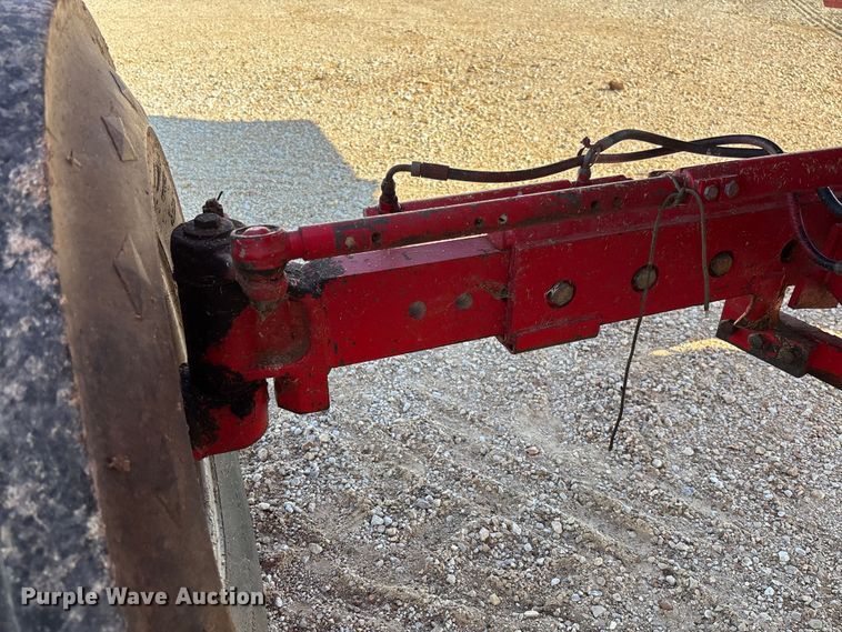 image for item FC1875 1983 Massey Ferguson 850 combine