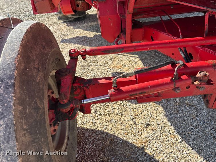 image for item FC1875 1983 Massey Ferguson 850 combine