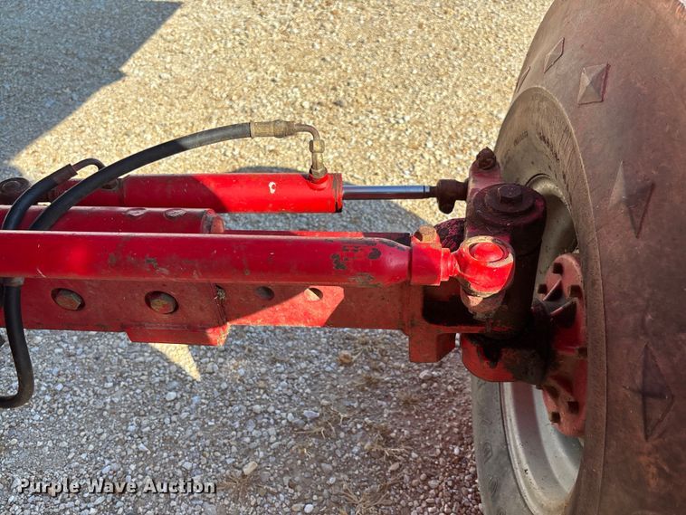 image for item FC1875 1983 Massey Ferguson 850 combine