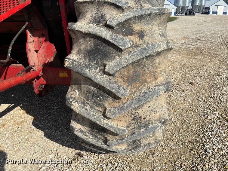 image for item FC1875 1983 Massey Ferguson 850 combine