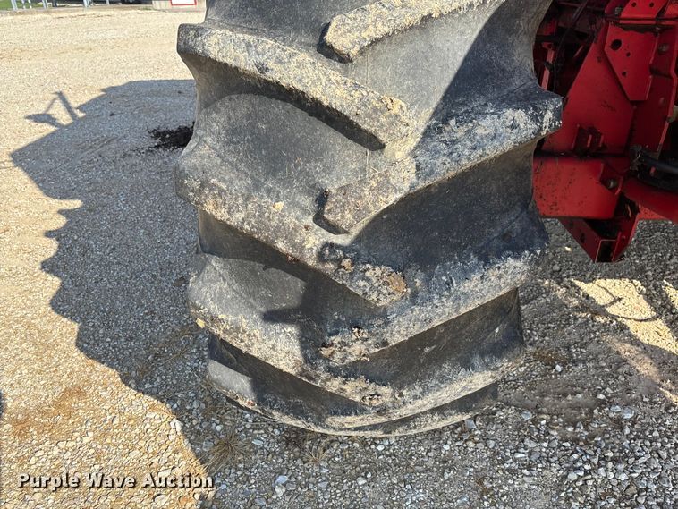 image for item FC1875 1983 Massey Ferguson 850 combine