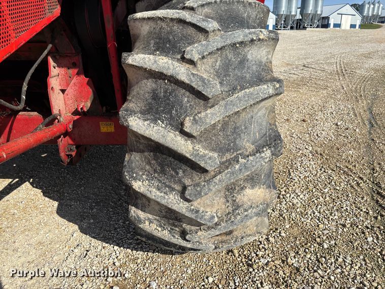 image for item FC1875 1983 Massey Ferguson 850 combine