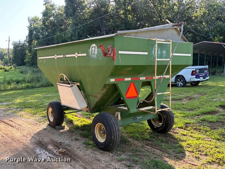 image for item FC1877 2007 Ez-Trail 3400 gravity wagon