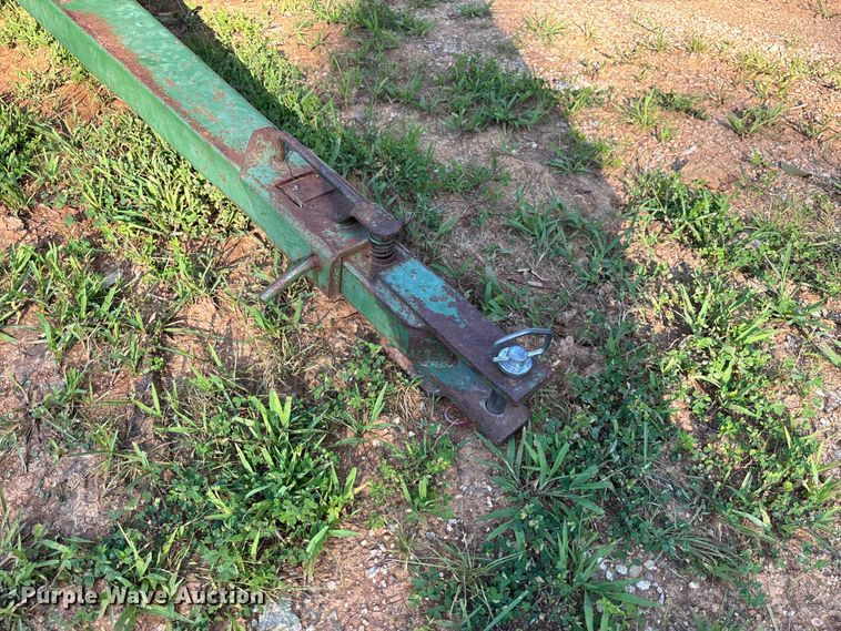 image for item FC1877 2007 Ez-Trail 3400 gravity wagon