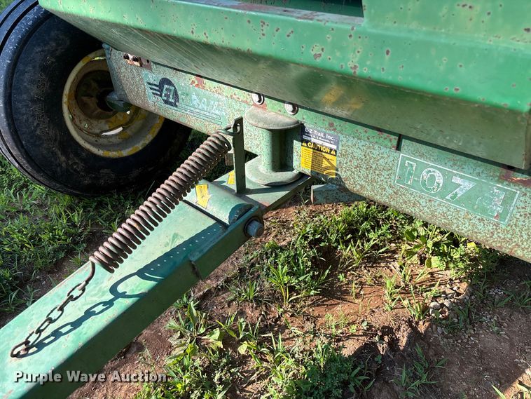 image for item FC1877 2007 Ez-Trail 3400 gravity wagon