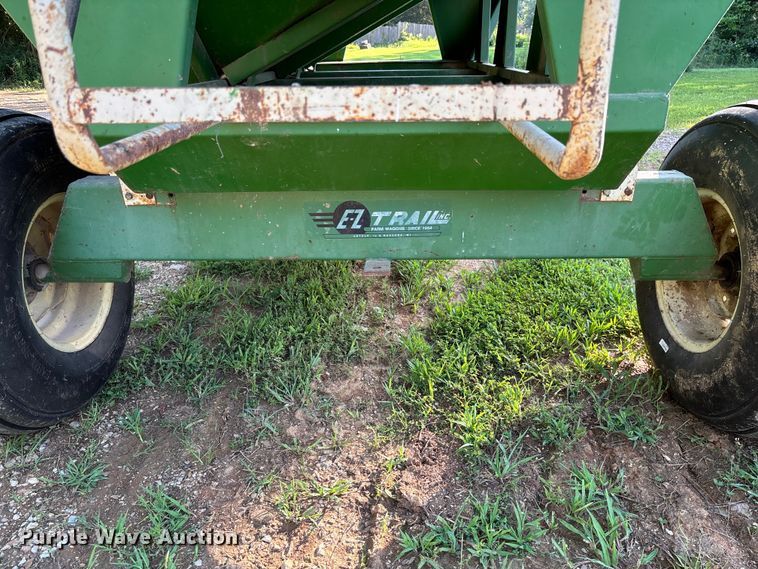image for item FC1877 2007 Ez-Trail 3400 gravity wagon