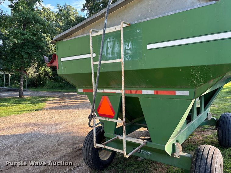 image for item FC1877 2007 Ez-Trail 3400 gravity wagon