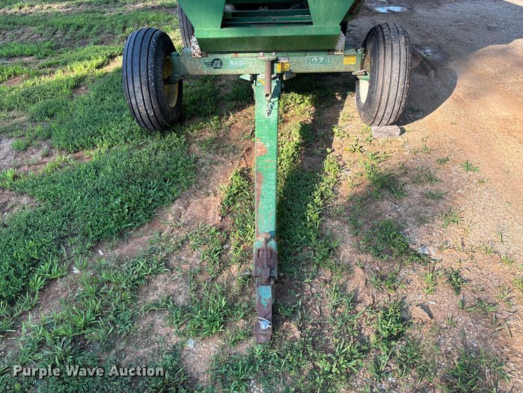 image for item FC1877 2007 Ez-Trail 3400 gravity wagon