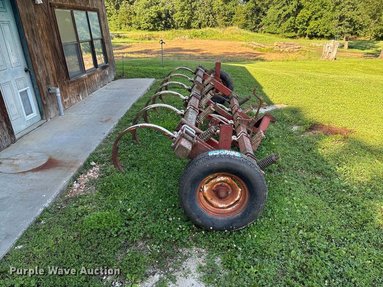 image for item FC1878 International Chisel plow
