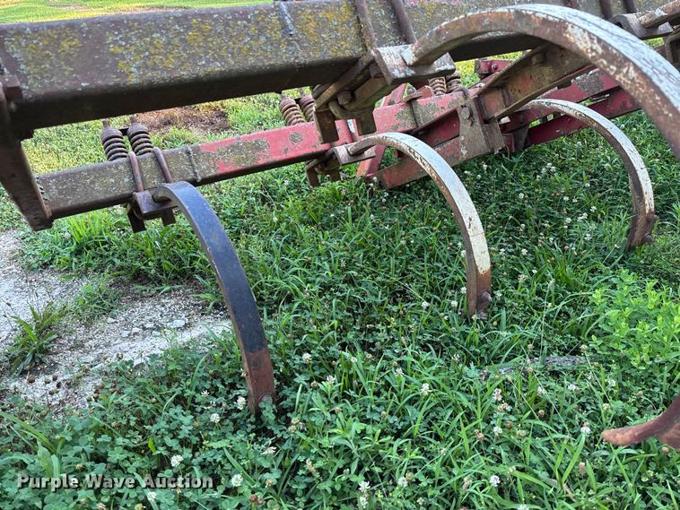 image for item FC1878 International Chisel plow