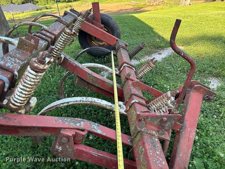 image for item FC1878 International Chisel plow