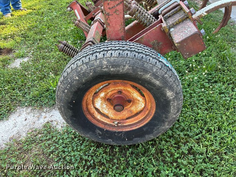 image for item FC1878 International Chisel plow