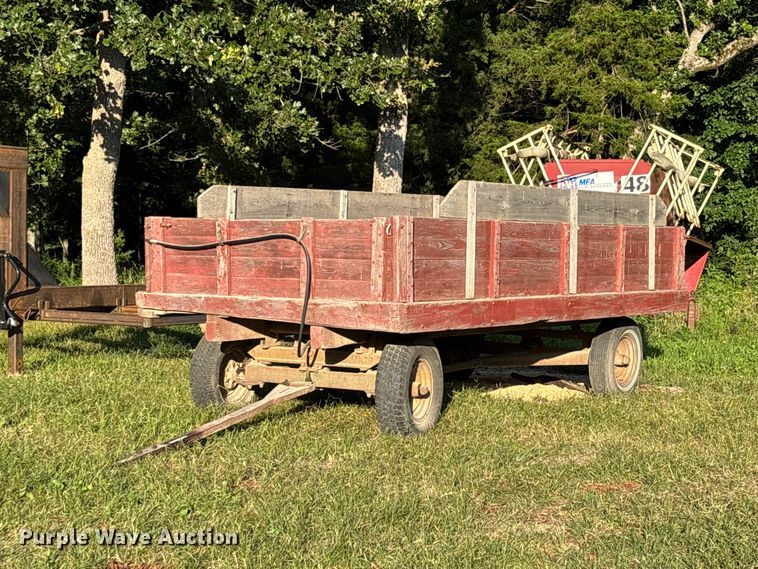 John Deere dump wagon