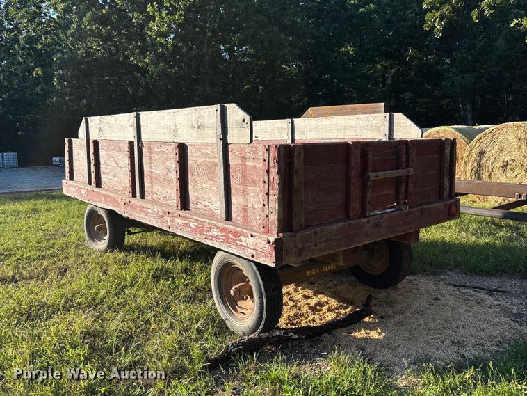 image for item FC1884 John Deere dump wagon