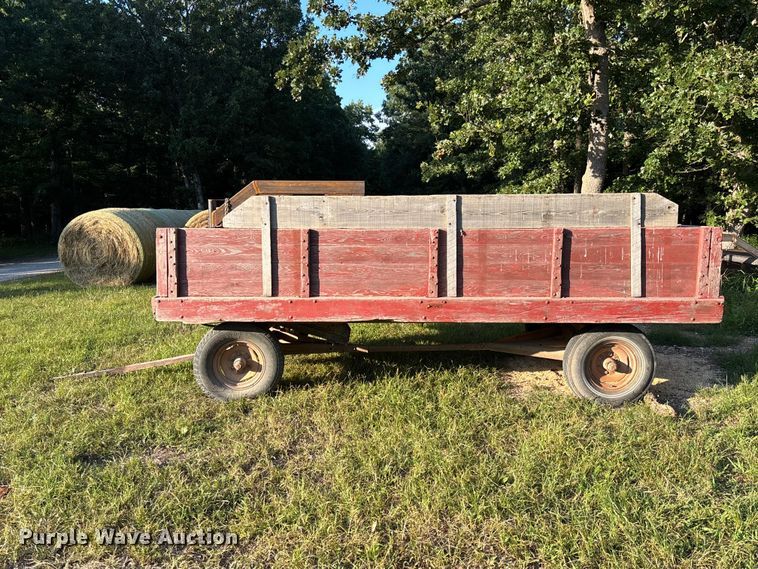 image for item FC1884 John Deere dump wagon