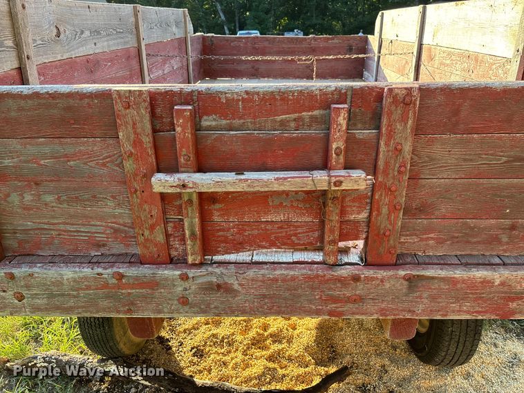 image for item FC1884 John Deere dump wagon