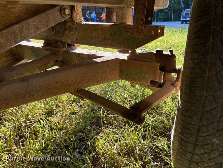 image for item FC1884 John Deere dump wagon